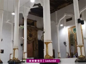 Ziarah Makam Syekh Muhammad Saeful Anwar Zuhri Rosyid, Pendiri Pondok Pesantren Salafiyah Az-Zuhri Semarang