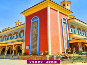 Safari Ziarah dan Bertawassul di Makam KH. R. As'ad Syamsul Arifin Situbondo