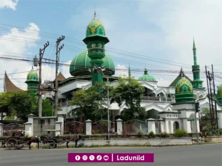 Ziarah di Makam KH. Ma'shum Lasem, Ulama Besar yang melahirkan Ribuan Kyai