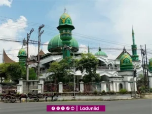 Ziarah di Makam KH. Ma'shum Lasem, Ulama Besar yang melahirkan Ribuan Kyai