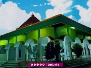 Ziarah di Makam KH. Moh. Djamaluddin Ahmad, Pendiri Pesantren Bumi Damai Al-Huhibbin