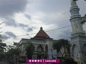 Ziarah di Makam Syekh Romo KH. Abdul Jalil Bin Mustaqiem, Mursyid Tarekat Sadziliyah Tulungagung