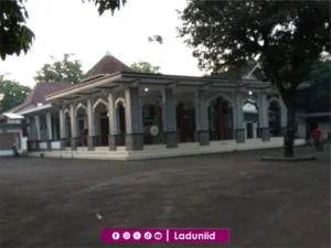 Ziarah Makam KH. Muhammadun Pondowan Pati, Sang Penahqiq Ilmu Nahwu