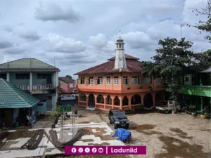 Ziarah di Makam KH. M. Nashrun Thahir, Muasis Pesantren Hidayatullah Martapura