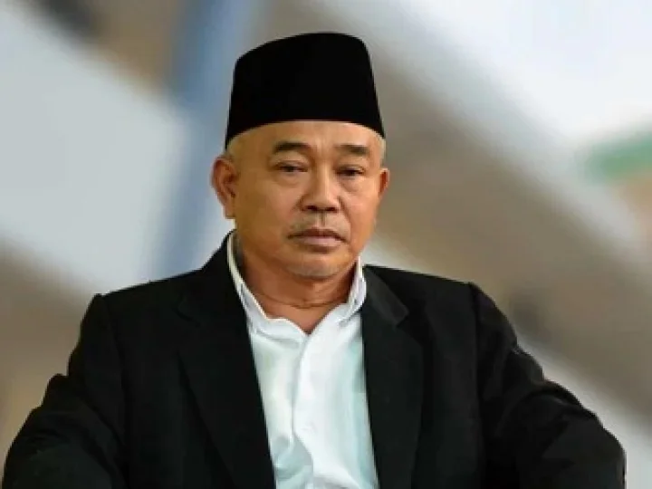 Biography of Dr. KH. Asep Saifuddin Chalim, M.A