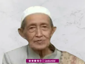 Biografi KH. Sanusi Yasin, Pengasuh Pesantren Al-Qoumaniyah Kudus